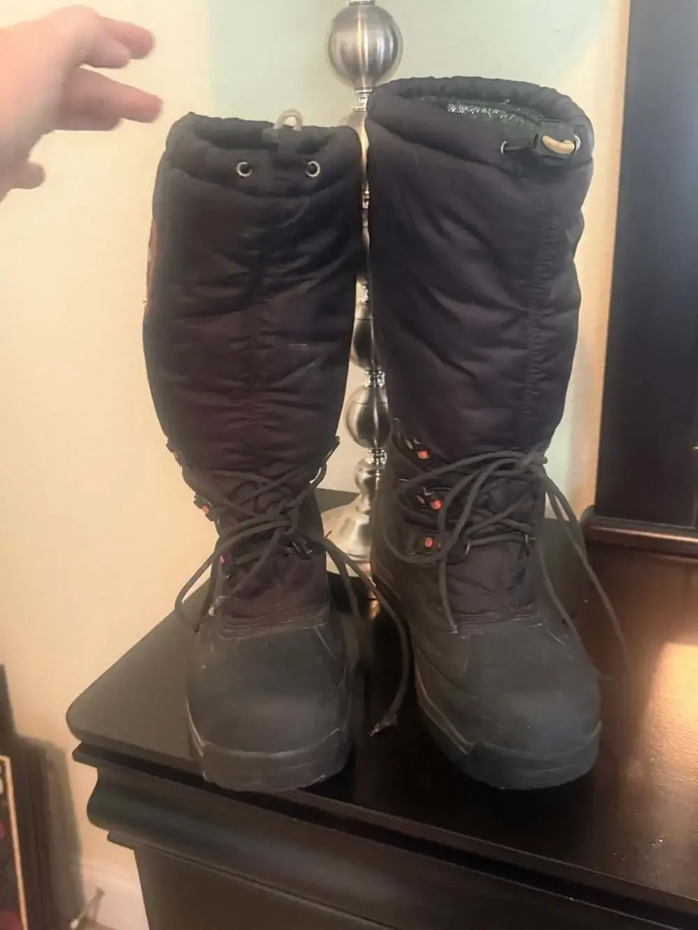 Sorel Glacier XT Women's Waterproof Insulated Snow Boot Size 9 (NL2134-010)
